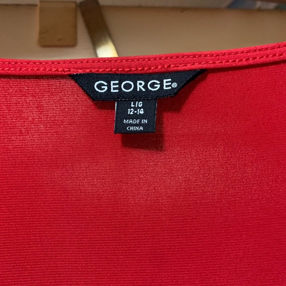 Red blouse - Picture 2 of 2